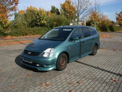 Grün Gebraucht 2002 Honda Stream LS Van / Kleinbus | 2.000 €
