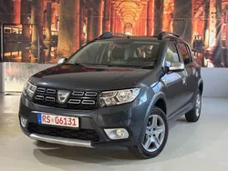 Grau Gebraucht 2017 Dacia Sandero Stepway Kleinwagen | 11.450 € (Etwas zu teuer)