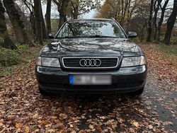 Grau Gebraucht 2000 Audi A4 Kombi | 990 € (Fairer Preis)