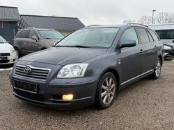 Grau Gebraucht 2005 Toyota Avensis Executive Kombi | 1.300 € (Superpreis)
