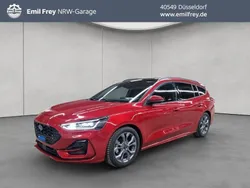 Fantasticrot metallic Gebraucht 2024 Ford Focus ST-Line Kombi | 24.950 € (Guter Preis)