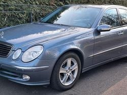 Grau Gebraucht 2002 Mercedes E320 Avantgarde Limousine | 3.999 € (Superpreis)