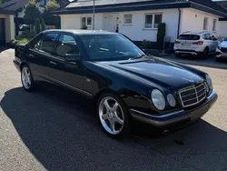 Schwarz Gebraucht 1999 Mercedes 220 Elegance Limousine | 3.999 €