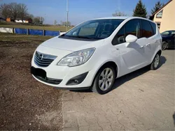 Weiß Gebraucht 2011 Opel Meriva Design Edition Van / Kleinbus | 4.599 € (Fairer Preis)