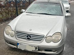 Silber Gebraucht 2001 Mercedes CL200 Coupé | 2.700 €