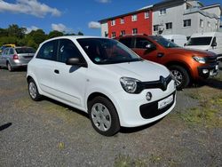 Weiß Gebraucht 2015 Renault Twingo Life Kleinwagen | 4.750 € (Fairer Preis)