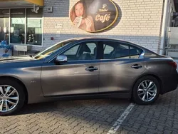 Grau Gebraucht 2016 Infiniti Q50 Premium Limousine | 13.950 € (Fairer Preis)