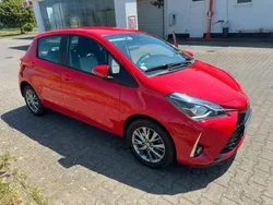 Rot Gebraucht 2017 Toyota Yaris Kleinwagen | 11.500 € (Fairer Preis)
