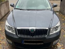 Grau Gebraucht 2011 Skoda Octavia Ambiente Limousine | 3.450 € (Guter Preis)