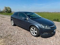 Grau Gebraucht 2008 Opel Astra GTC Coupé | 3.000 € (Etwas zu teuer)