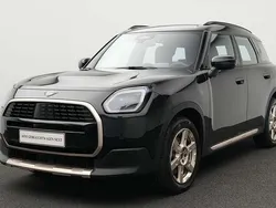 Schwarz Gebraucht 2024 Mini Countryman Favoured SUV | 33.207 € (Superpreis)