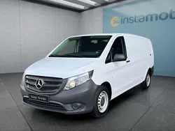 Weiß Gebraucht 2023 Mercedes Vito Van / Kleinbus | 30.599 € (Fairer Preis)