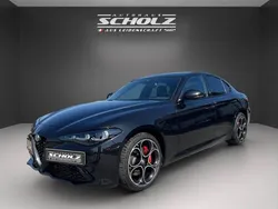 Schwarz Gebraucht 2023 Alfa Romeo Giulia Competizione Limousine | 39.990 € (Etwas zu teuer)