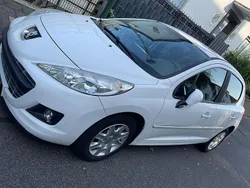 Weiß Gebraucht 2011 Peugeot 207 Kombi | 2.900 € (Guter Preis)