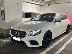Weiß Gebraucht 2017 Mercedes E220 AMG line Kombi | 29.999 €