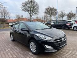 Schwarz Gebraucht 2016 Hyundai i30 Classic Limousine | 8.999 € (Fairer Preis)