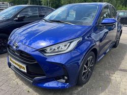 Nachtblaumica Gebraucht 2023 Toyota Yaris Team Limousine | 20.990 € (Etwas zu teuer)