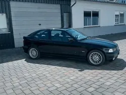 Schwarz Gebraucht 1998 BMW 323 Compact Kleinwagen | 4.995 € (Fairer Preis)