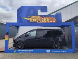 Schwarz Gebraucht 2024 Hyundai Staria Prime Van | 43.999 € (Guter Preis)
