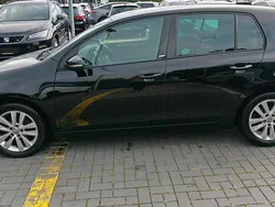 Schwarz Gebraucht 2011 VW Golf VI Limousine | 5.700 € (Fairer Preis)