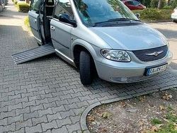 Silber Gebraucht 2002 Chrysler Grand Voyager Limited Van / Kleinbus | 5.900 €