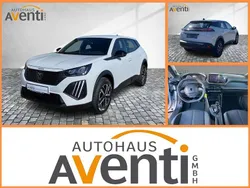 Weiss Gebraucht 2023 Peugeot 2008 Active SUV | 16.879 € (Fairer Preis)