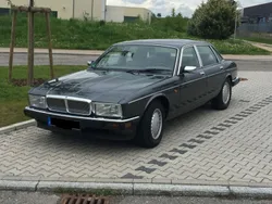 Grau Gebraucht 1991 Jaguar XJ40 Limousine | 17.040 €