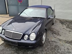 Blau Gebraucht 2001 Mercedes CLK230 Elegance Cabrio | 3.250 € (Superpreis)