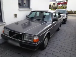 Grau Gebraucht 1987 Volvo 244 Limousine | 9.999 €
