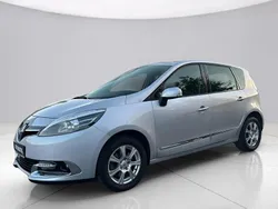 Platingrau Gebraucht 2012 Renault Scénic III Luxe Van / Kleinbus | 10.990 € (Teuer)