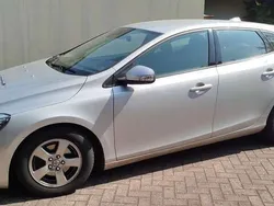 Silber Gebraucht 2012 Volvo V40 Kinetic Kombi | 7.399 € (Fairer Preis)
