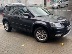 Schwarz Gebraucht 2015 Skoda Yeti Ambition SUV | 8.900 € (Fairer Preis)