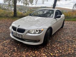 Weiß Gebraucht 2012 BMW 325 Cabriolet Cabrio | 19.999 €
