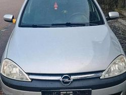 Silber Gebraucht 2003 Opel Corsa Kleinwagen | 750 €
