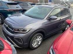 Kings red metallic Neu 2025 VW T-Cross Life SUV | 27.495 € (Guter Preis)