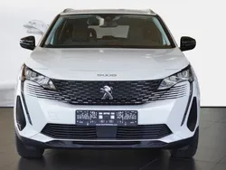 Weiß Gebraucht 2023 Peugeot 5008 Allure Van / Kleinbus | 32.200 € (Fairer Preis)