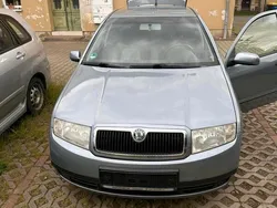 Grau Gebraucht 2005 Skoda Fabia Kleinwagen | 2.999 €