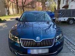 Blau Gebraucht 2018 Skoda Superb LAURIN & KLEMENT Kombi | 24.750 € (Etwas zu teuer)