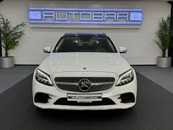 Weiß Gebraucht 2020 Mercedes C300e AMG line Limousine | 25.899 € (Fairer Preis)