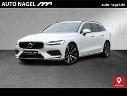 Weiß Gebraucht 2022 Volvo V60 Core Kombi | 23.400 € (Guter Preis)