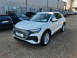 Gletscherweiß metallic (metallic) Gebraucht 2024 Audi e-tron SUV | 40.990 € (Superpreis)
