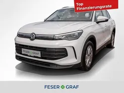Pure white Gebraucht 2024 VW Tiguan Basis SUV | 36.850 € (Guter Preis)