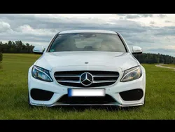 Weiß Gebraucht 2017 Mercedes 250 AMG line Limousine | 22.000 €