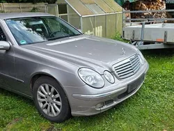 Silber Gebraucht 2005 Mercedes 220 Elegance Limousine | 3.990 €