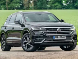 Deep black Gebraucht 2019 VW Touareg R-line SUV | 37.500 € (Guter Preis)