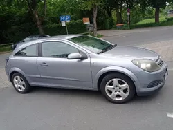 Blau Gebraucht 2005 Opel Astra GTC Kleinwagen | 2.500 €