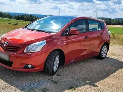 Rot Gebraucht 2011 Toyota Verso Van / Kleinbus | 4.700 € (Fairer Preis)