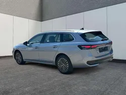Oyster silver metallic Neu 2025 VW Passat Elegance Kombi | 39.420 € (Superpreis)