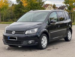 Schwarz Gebraucht 2010 VW Touran Van / Kleinbus | 6.300 € (Fairer Preis)