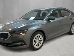 Grau graphitegrau metallic (metallic) Gebraucht 2023 Skoda Octavia Style Limousine | 23.980 € (Guter Preis)